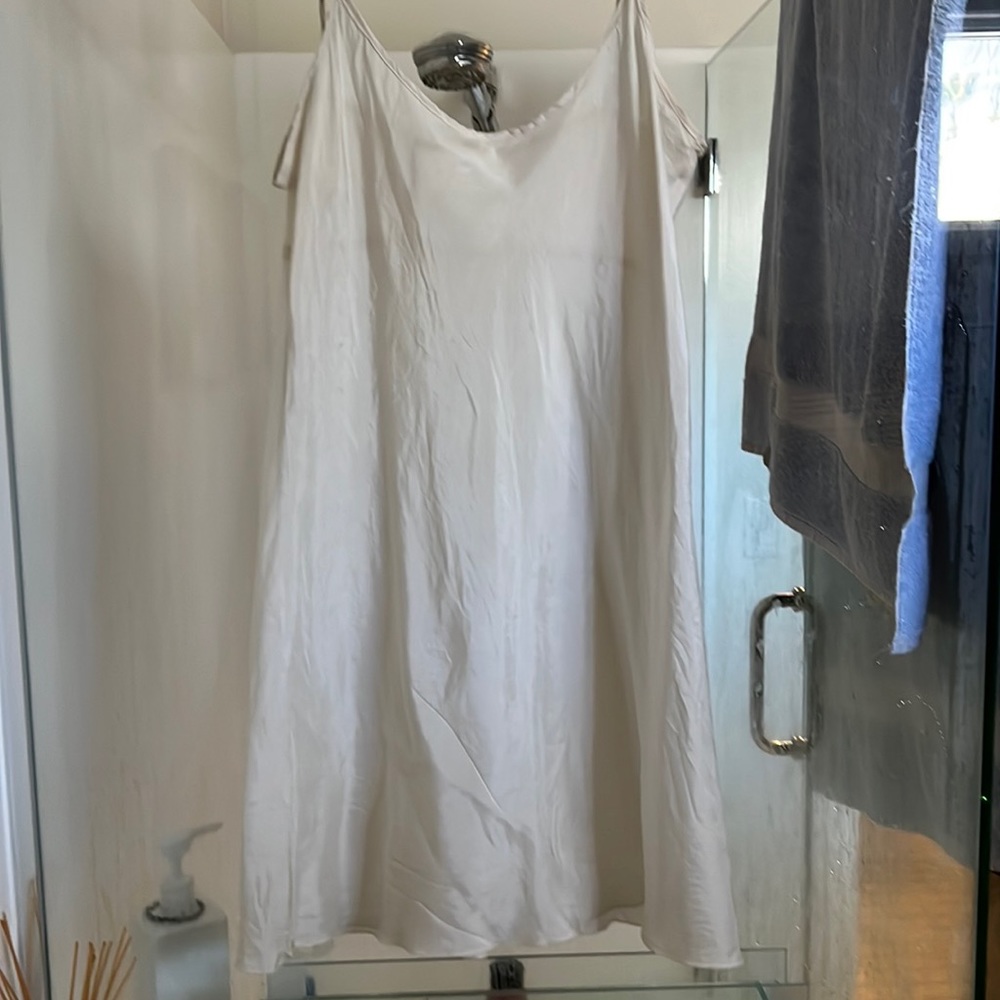 New Johnny was crème silk slip